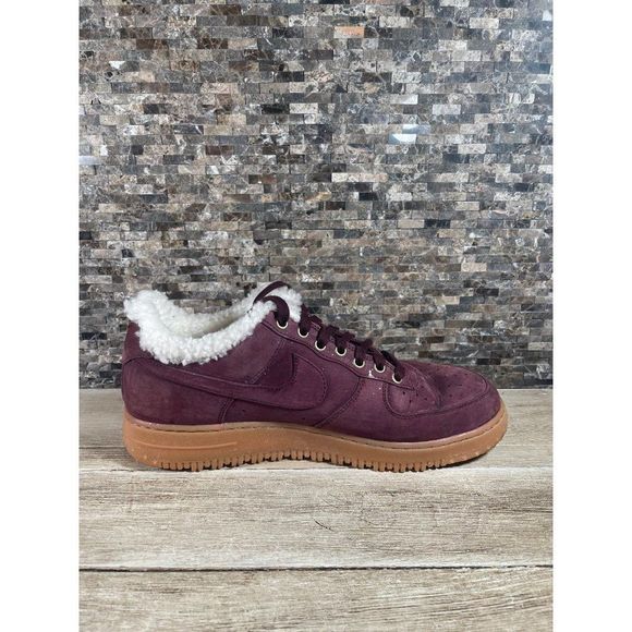 Athletic_Shoes